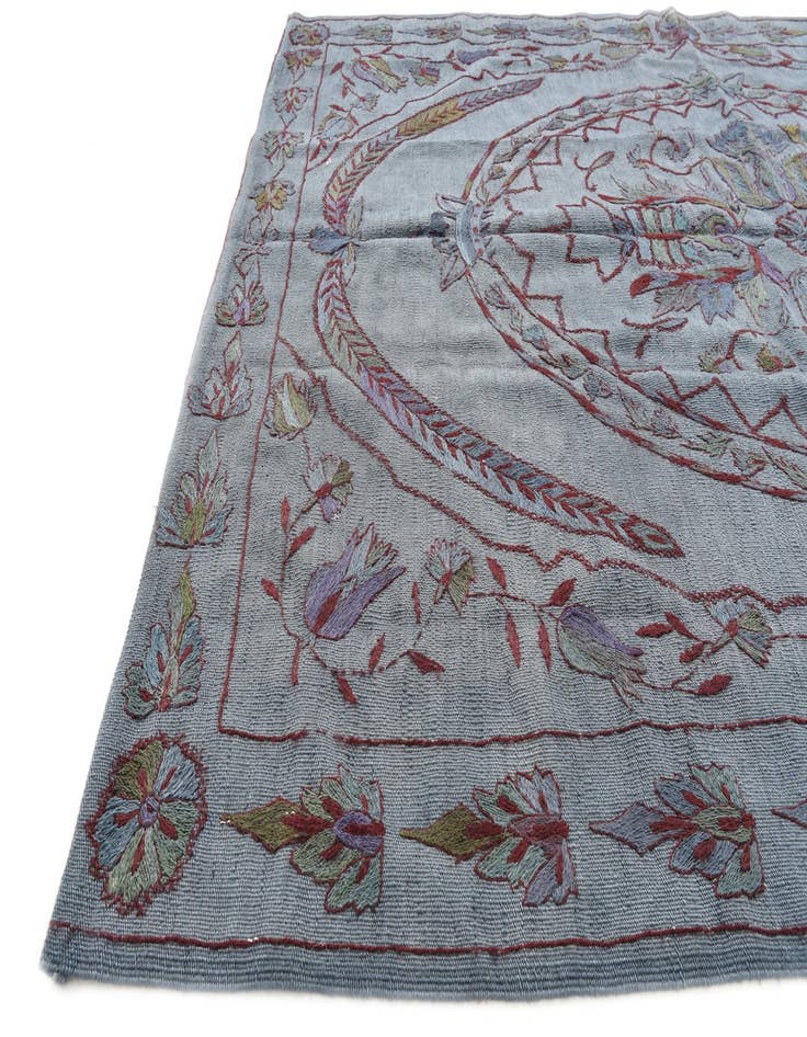 Detail image of  5' 6 x 7' 8  Hand Woven Kilim Suzani Wool Rug