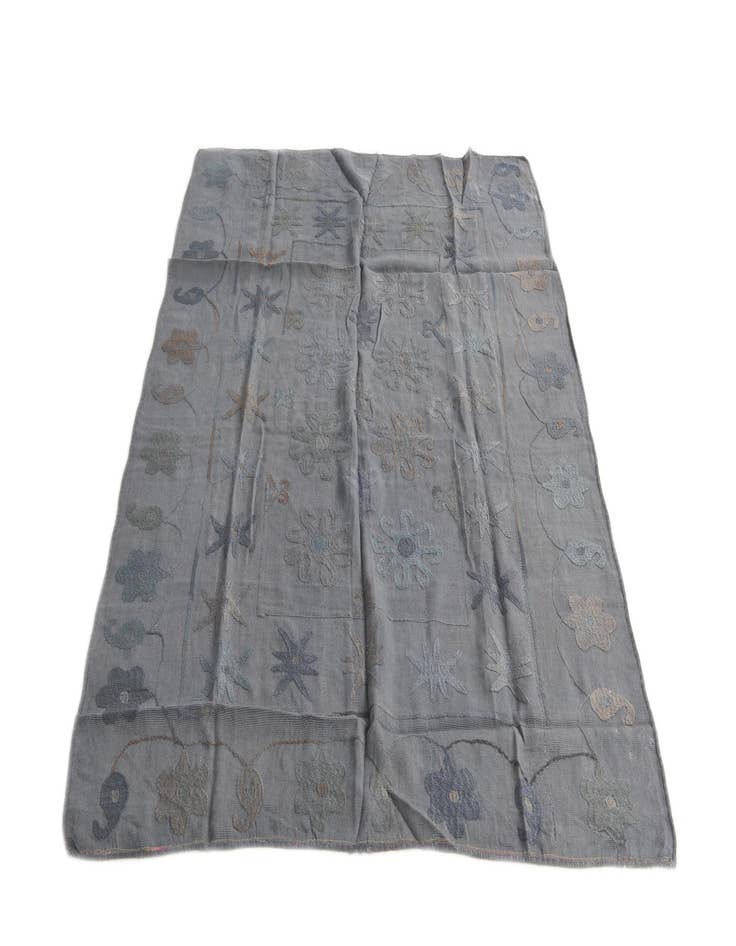 Detail image of  4' 10 x 6' 5  Hand Woven Kilim Suzani Wool Rug