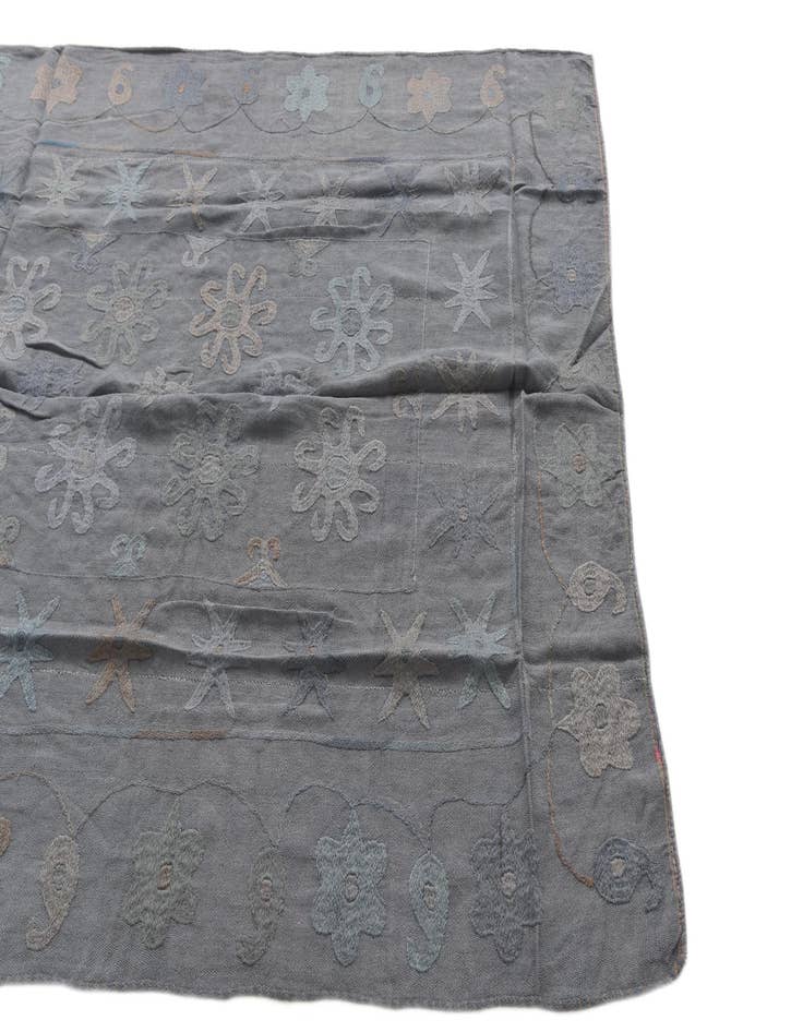 Detail image of  4' 10 x 6' 5  Hand Woven Kilim Suzani Wool Rug