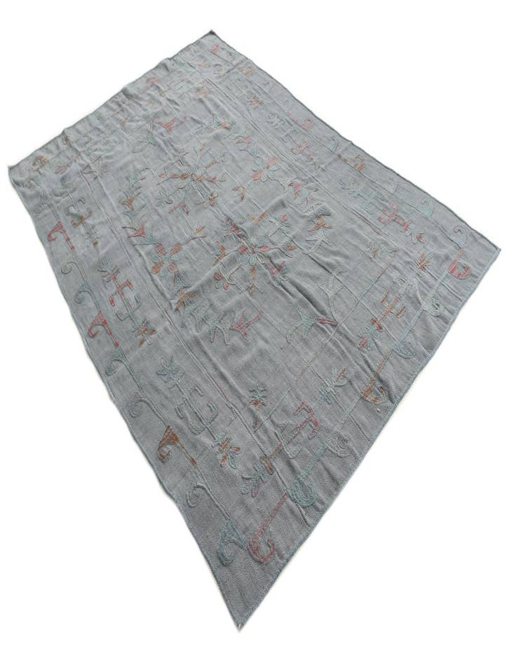 Detail image of  5' 5 x 8'  Hand Woven Kilim Suzani Wool Rug