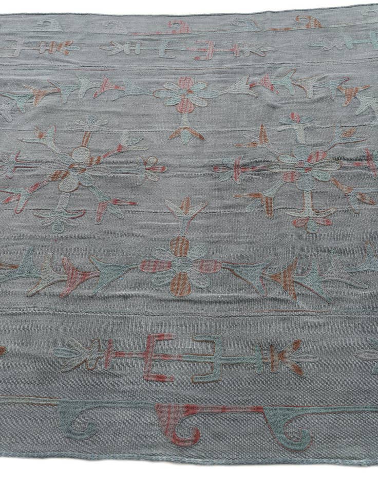 Detail image of  5' 5 x 8'  Hand Woven Kilim Suzani Wool Rug