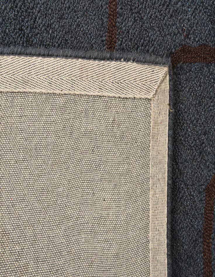 Detail image of  5' x 7' 11 Luna Rug