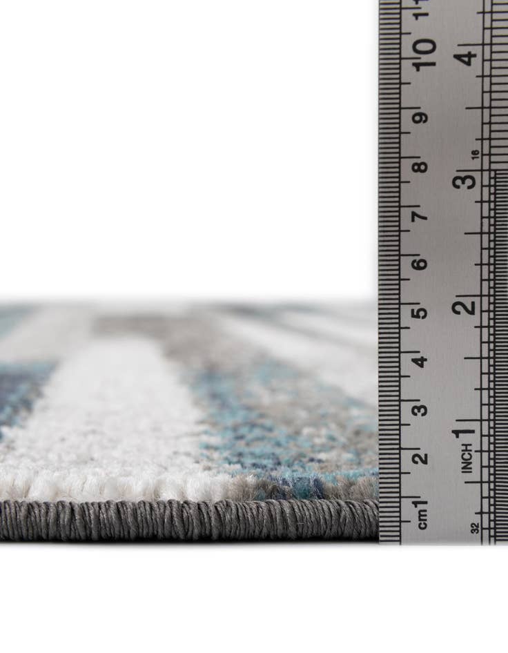 Detail image of  7' 10 x 7' 10 Equinox Round Rug