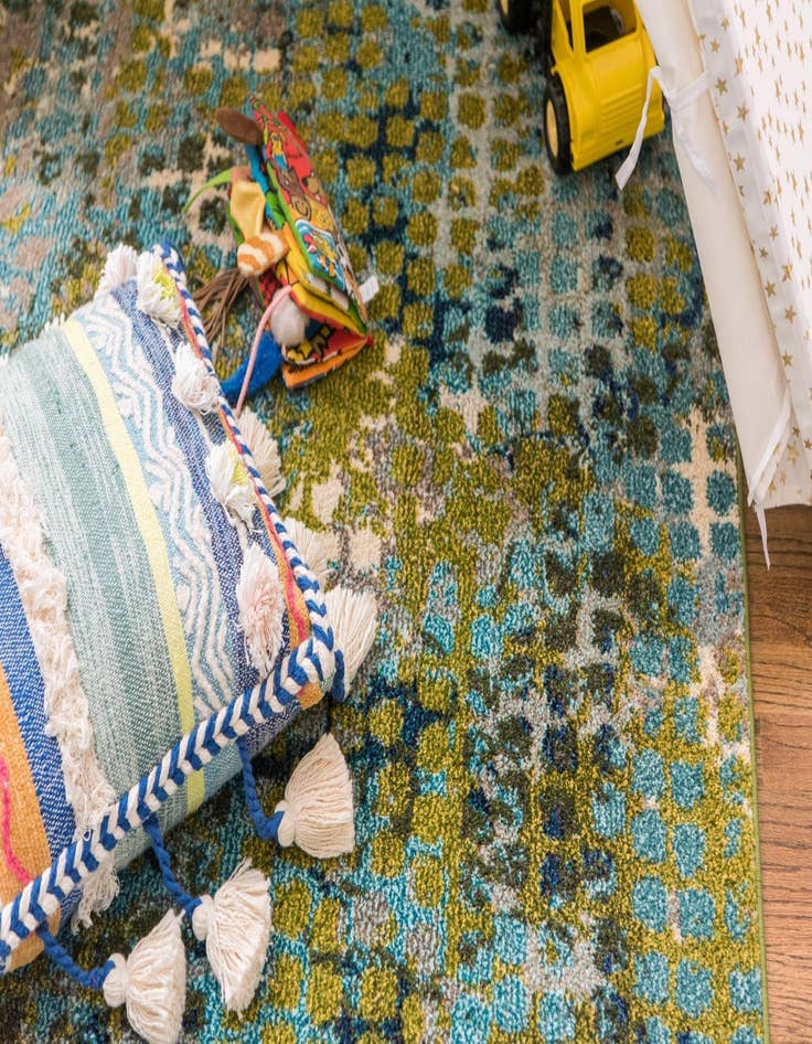 Detail image of  4' x 6'  Washable Theia Rug