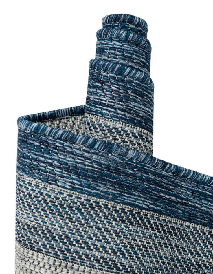 Detail image of  2' 2 x 3' 7  Washable Border Indoor / Outdoor Hearth Rug