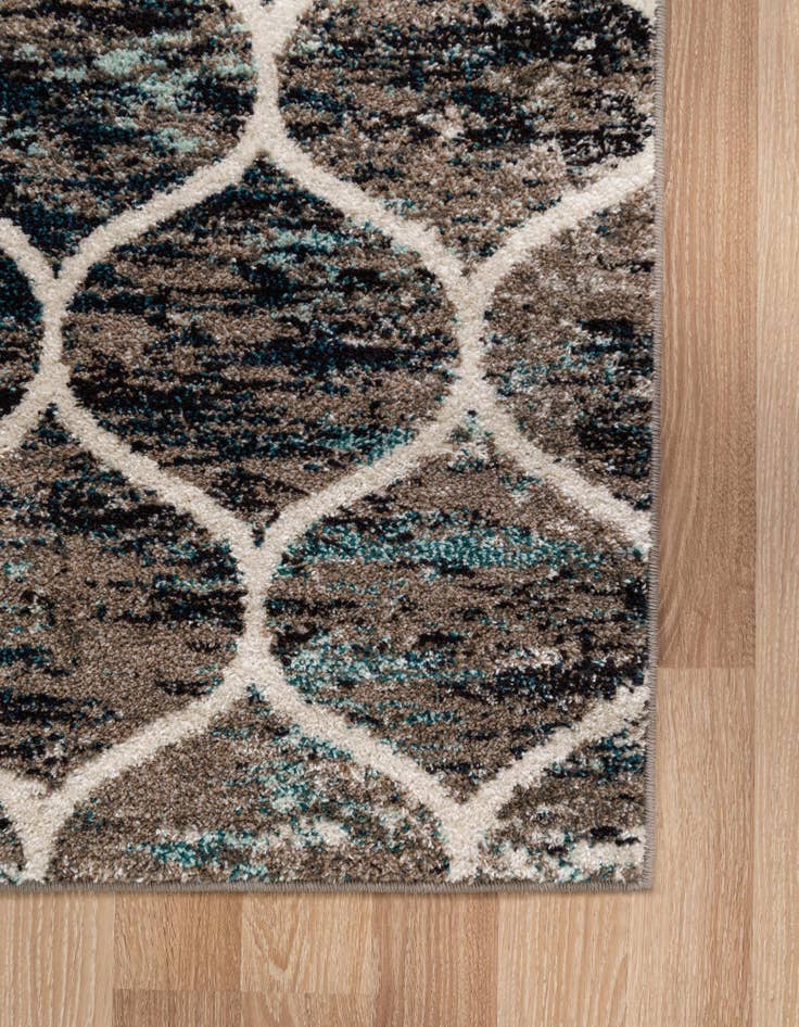 Detail image of  6' x 9' Lattice Frieze Rug