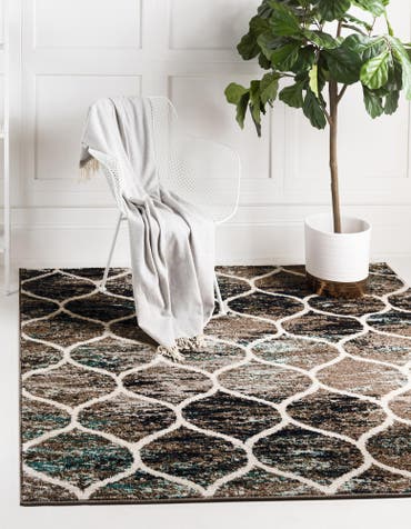  5' 3 x 5' 3 Lattice Frieze Square Rug