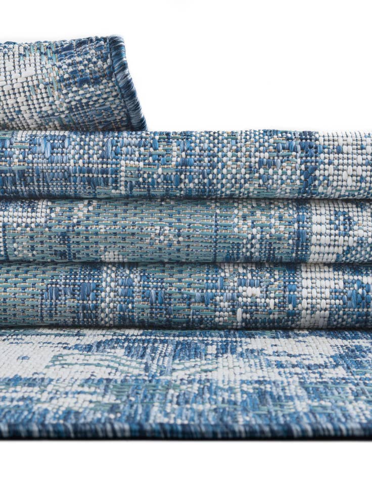 Detail image of  7' 10 x 7' 10  Washable Traditional Indoor / Outdoor Octagon Rug