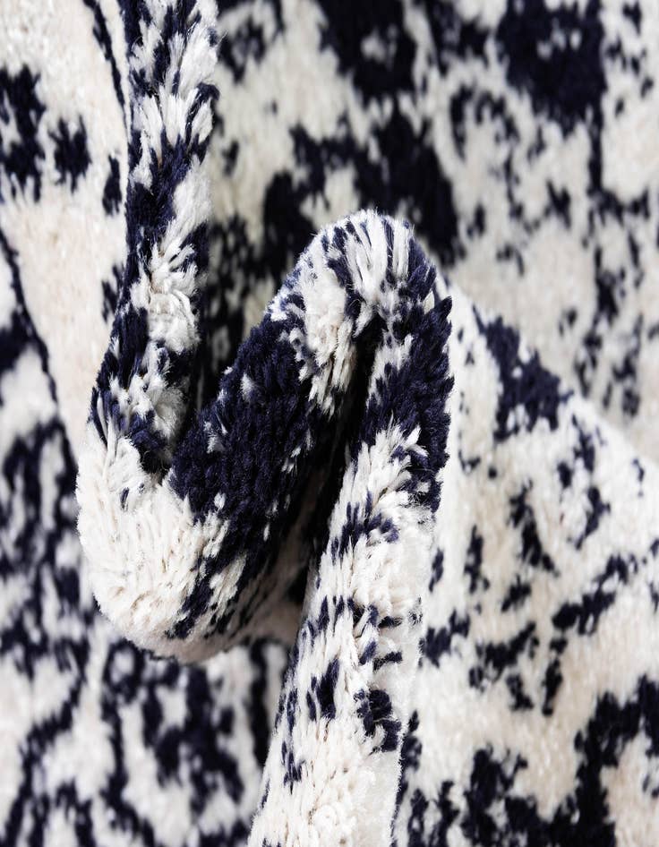 Detail image of  3' x 5' 3 Arlington Oval Rug