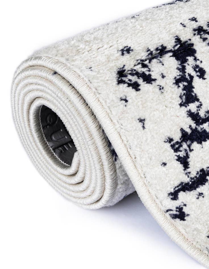 Detail image of  3' x 5' 3 Arlington Oval Rug