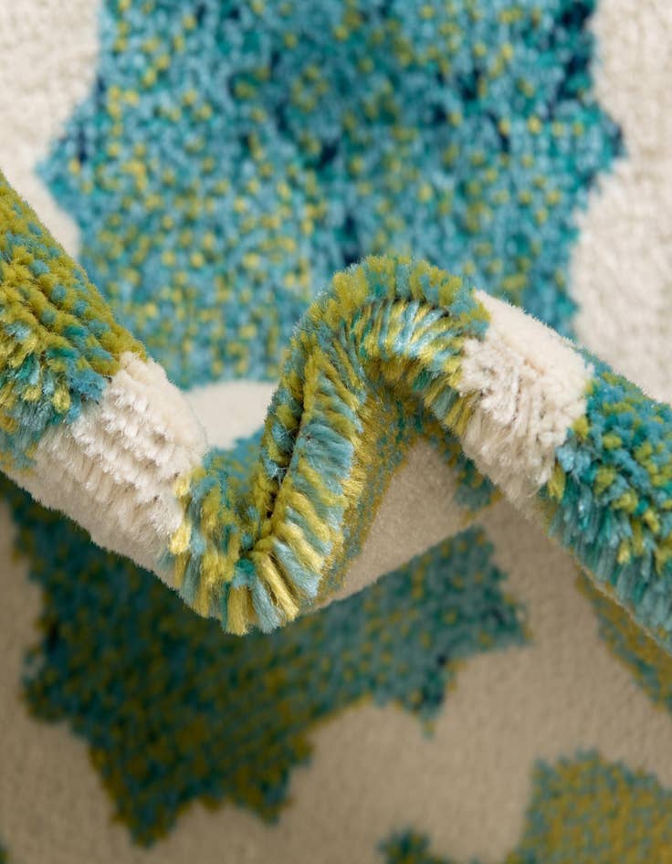 Detail image of  4' x 6' Azalea Oval Rug