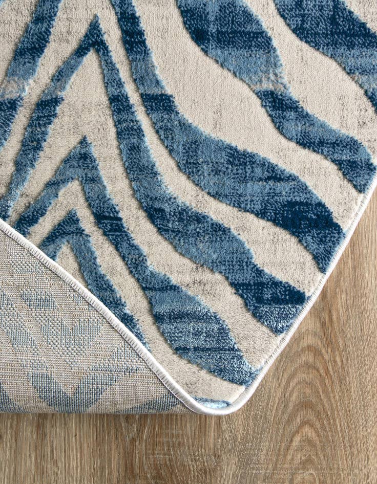 Detail image of  5' 3 x 8' Finsbury Oval Rug