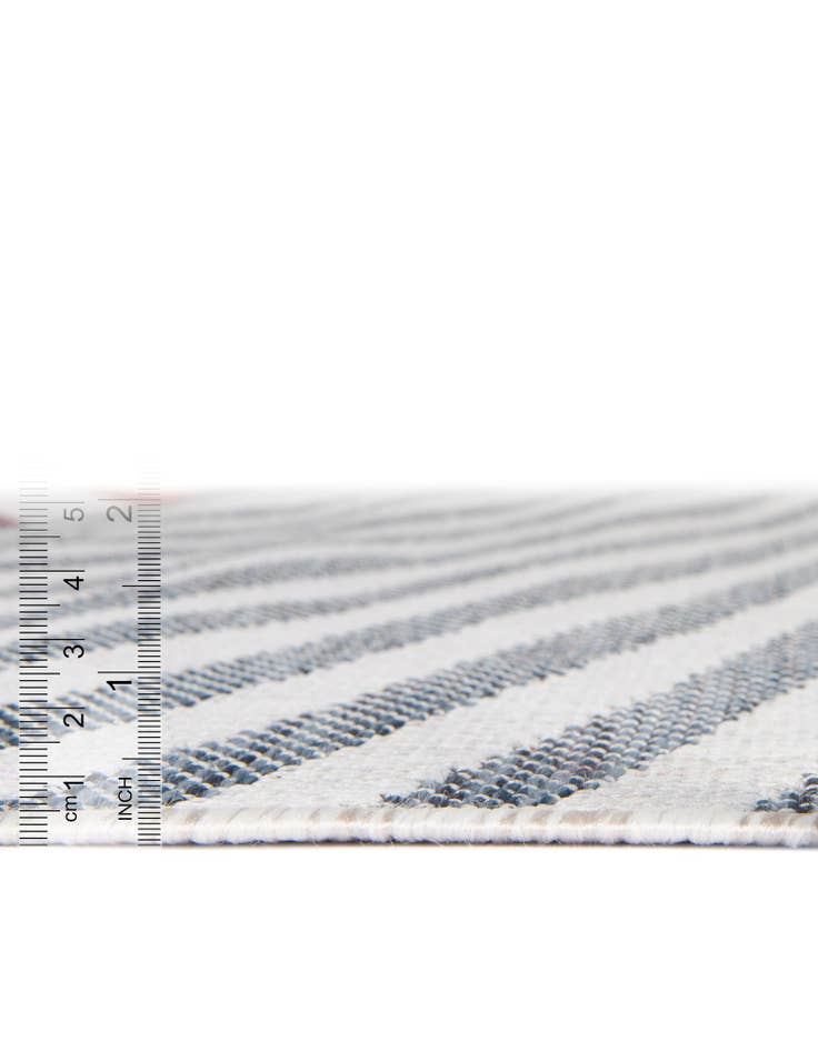 Detail image of  7' 10 x 10'  Washable Jill Zarin Indoor / Outdoor Oval Rug