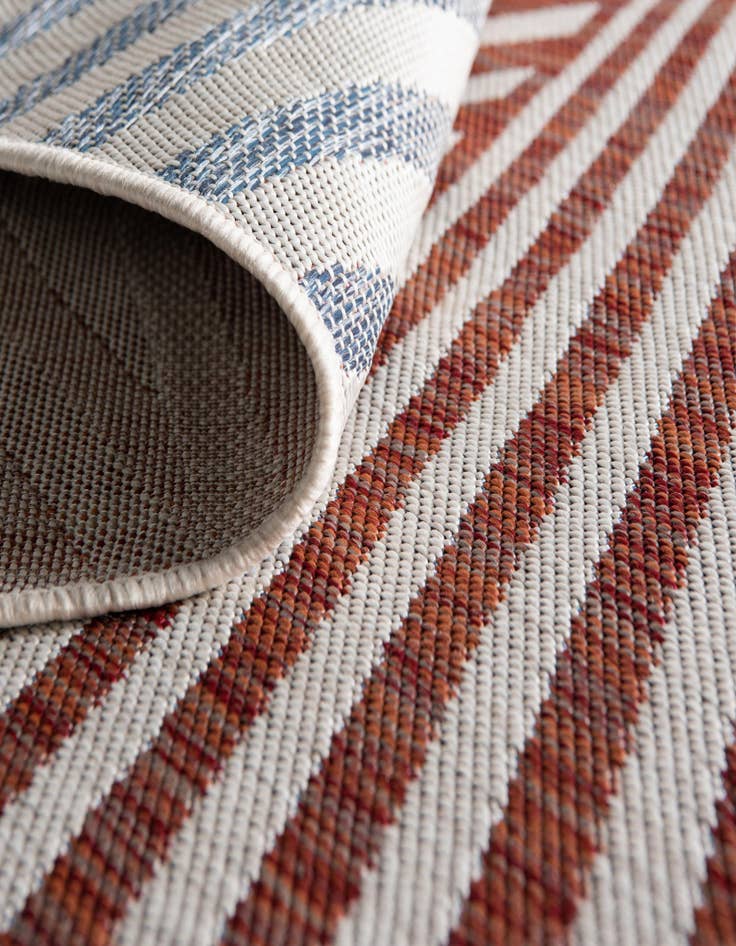 Detail image of  7' 10 x 10'  Washable Jill Zarin Indoor / Outdoor Oval Rug