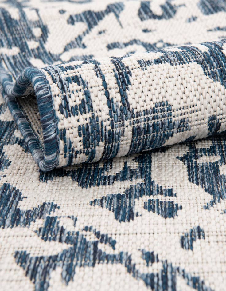 Detail image of  7' 10 x 10'  Washable Jill Zarin Dubai Indoor / Outdoor Oval Rug