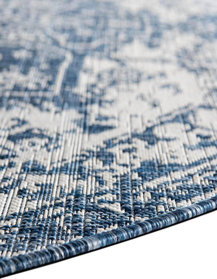 Detail image of  7' 10 x 10'  Washable Jill Zarin Dubai Indoor / Outdoor Oval Rug