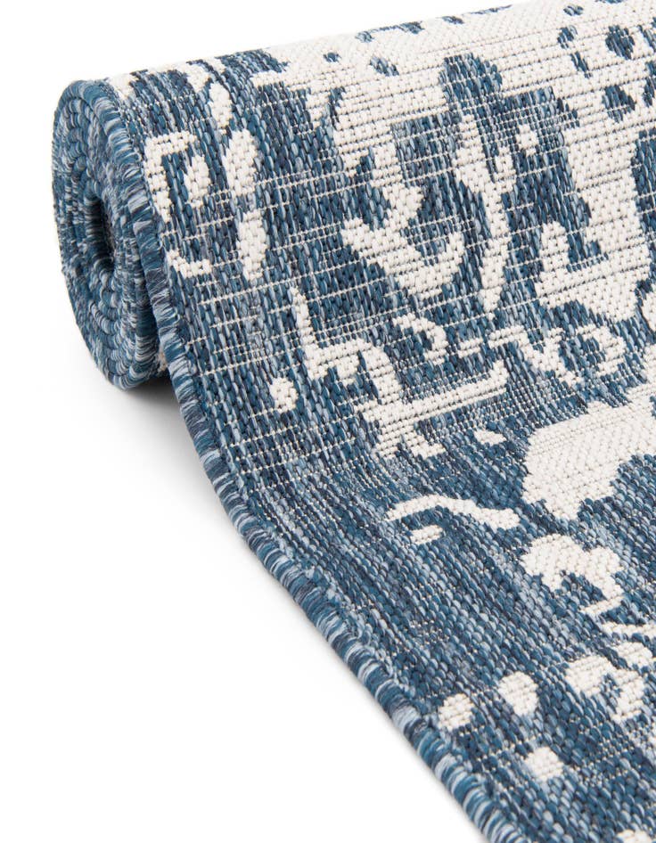 Detail image of  7' 10 x 10'  Washable Jill Zarin Dubai Indoor / Outdoor Oval Rug