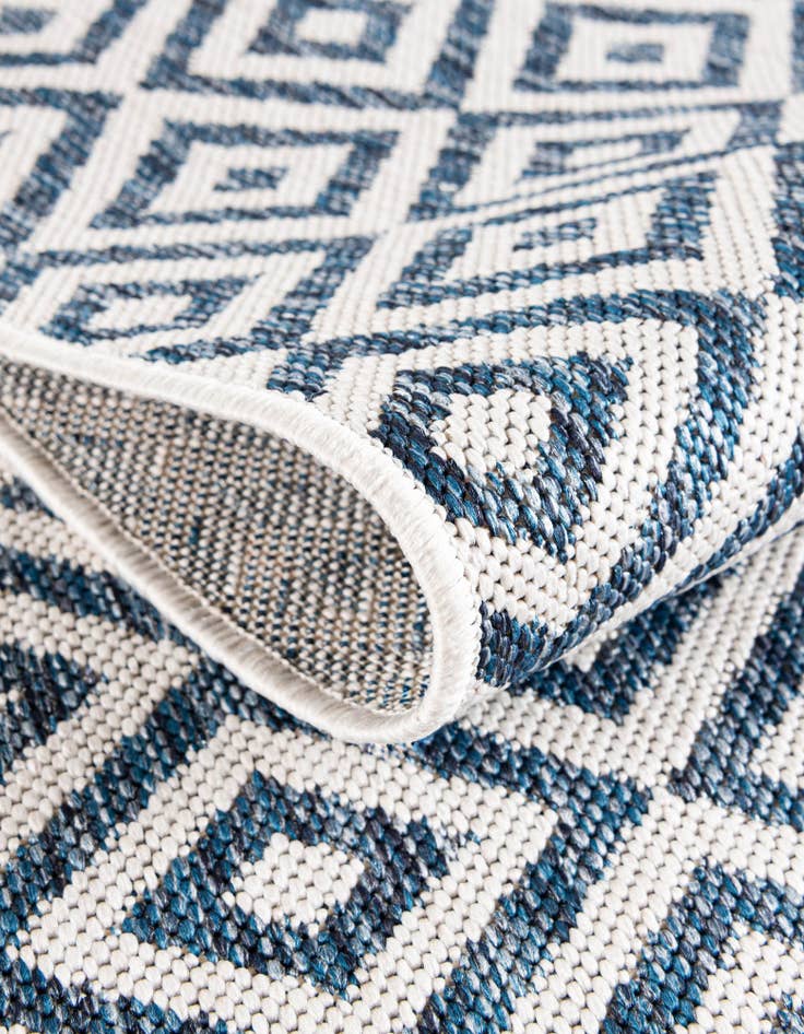 Detail image of  5' 3 x 8'  Washable Jill Zarin Costa Rica Indoor / Outdoor Oval Rug