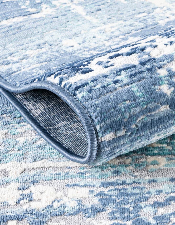 Detail image of  3' 7 x 5' 3 Malibu Oval Rug