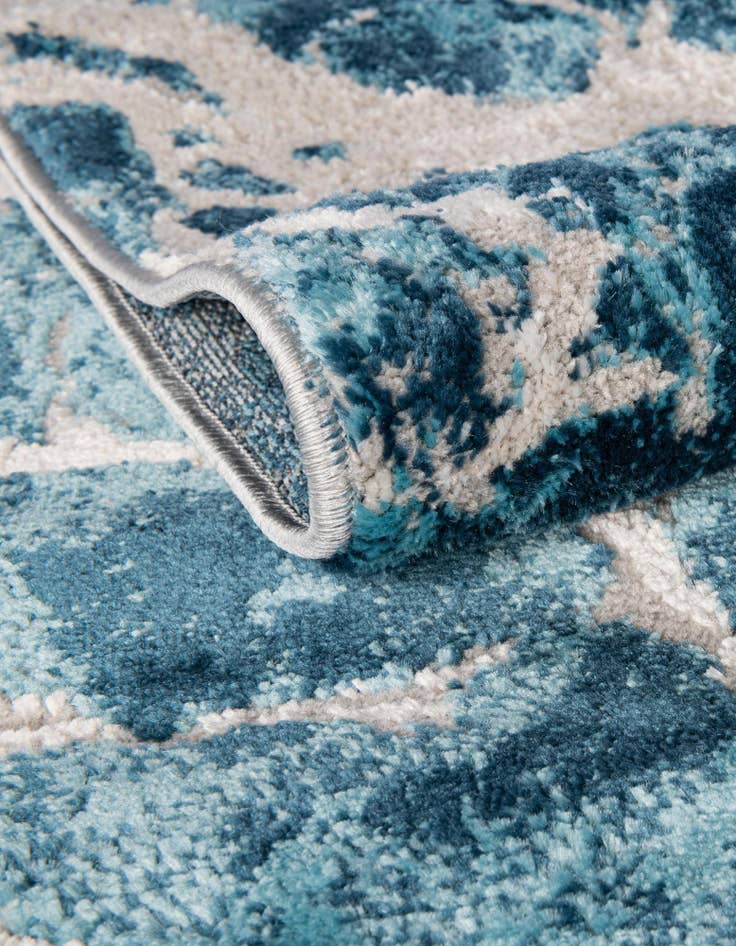 Detail image of  5' x 8' Oasis Oval Rug