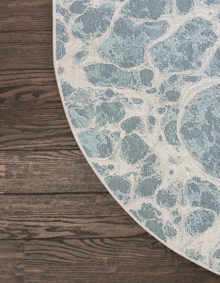 Detail image of  5' x 8' Oasis Oval Rug