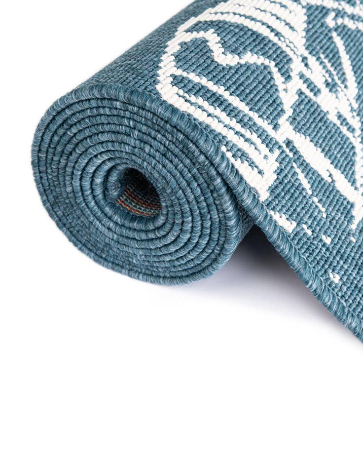 Detail image of  2' x 3'  Washable Coastal Indoor / Outdoor Oval Rug