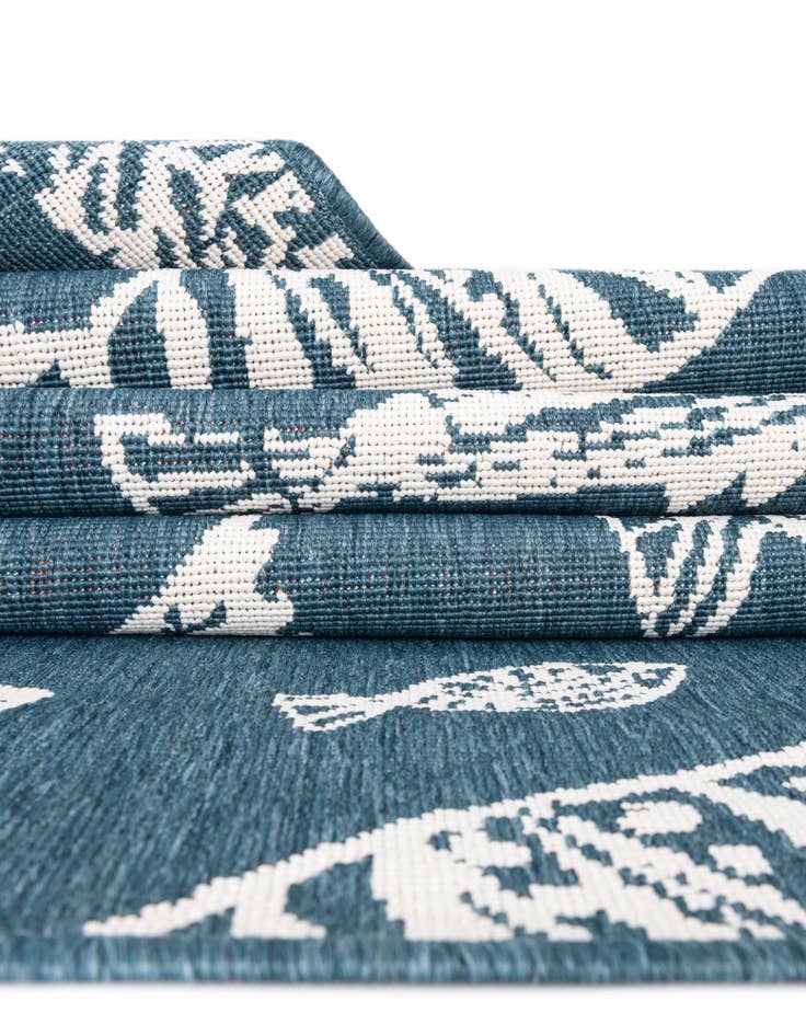 Detail image of  2' x 3'  Washable Coastal Indoor / Outdoor Oval Rug