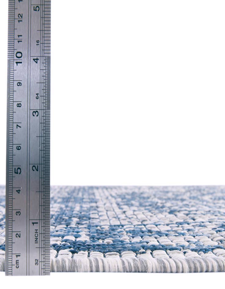 Detail image of  7' 10 x 10'  Washable Traditional Indoor / Outdoor Oval Rug