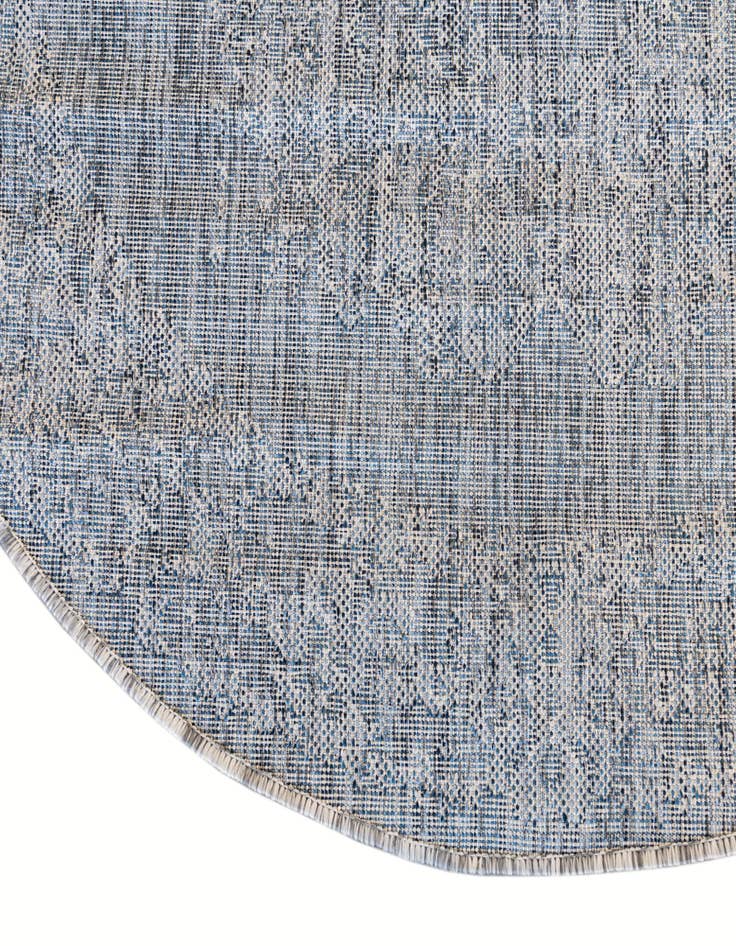 Detail image of  7' 10 x 10'  Washable Traditional Indoor / Outdoor Oval Rug