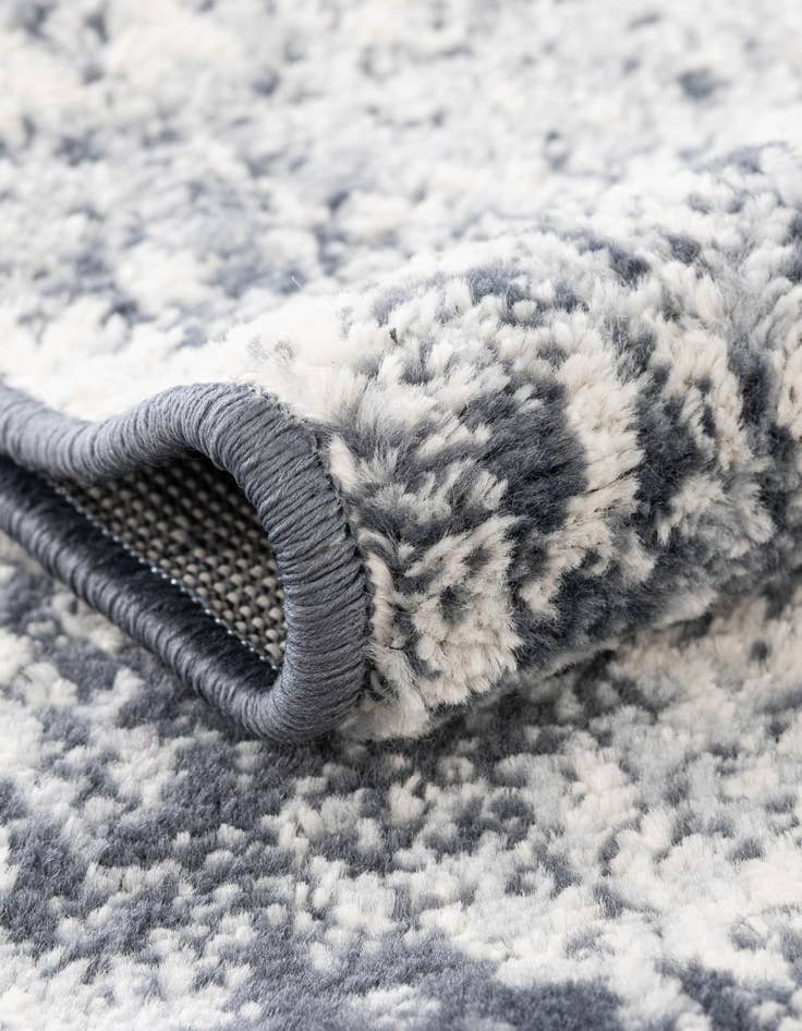 Detail image of  5' 3 x 8' Oxford Oval Rug