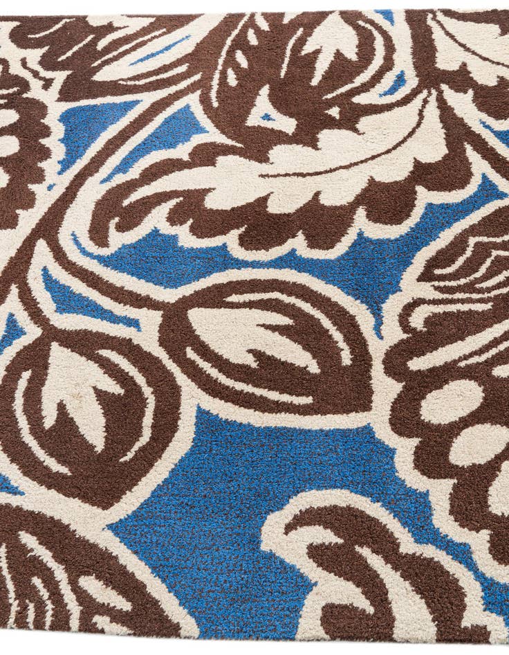 Detail image of  4' 8 x 7' 4 Agra Rug