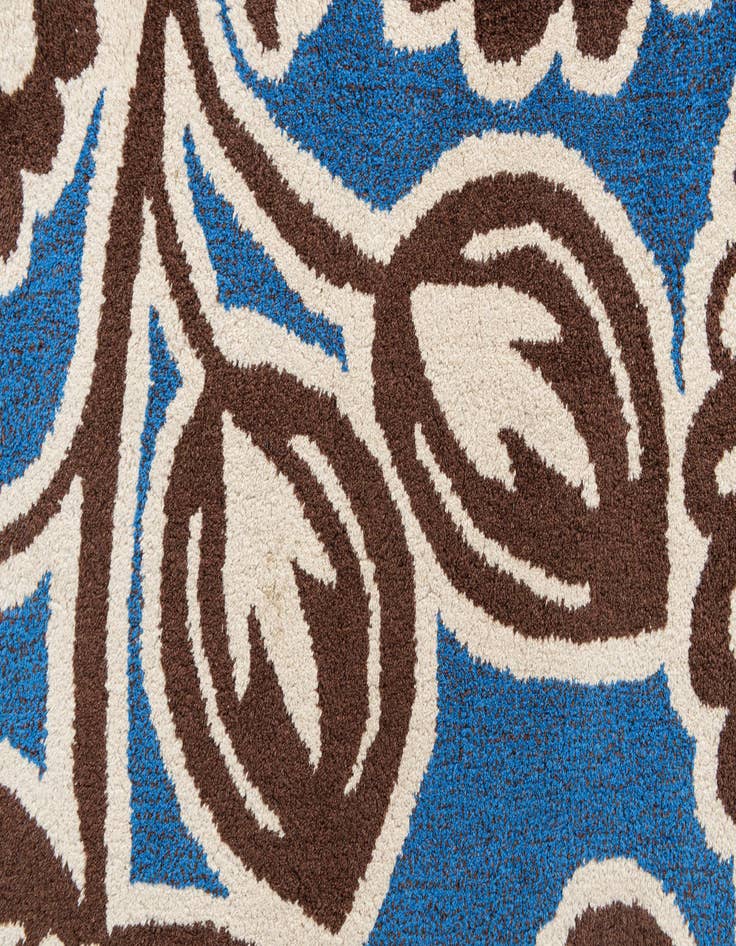 Detail image of  4' 8 x 7' 4 Agra Rug