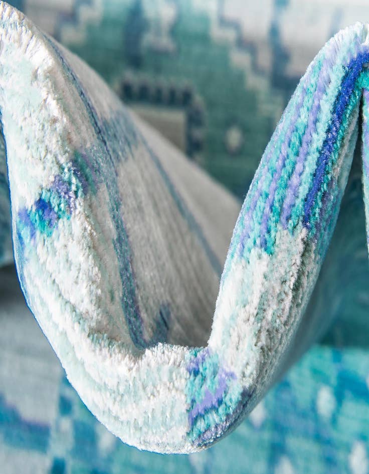 Detail image of 8' x 10' Alexis Rug