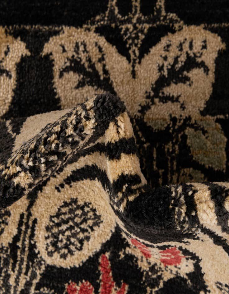 Detail image of  2' x 3' Alexis Rug