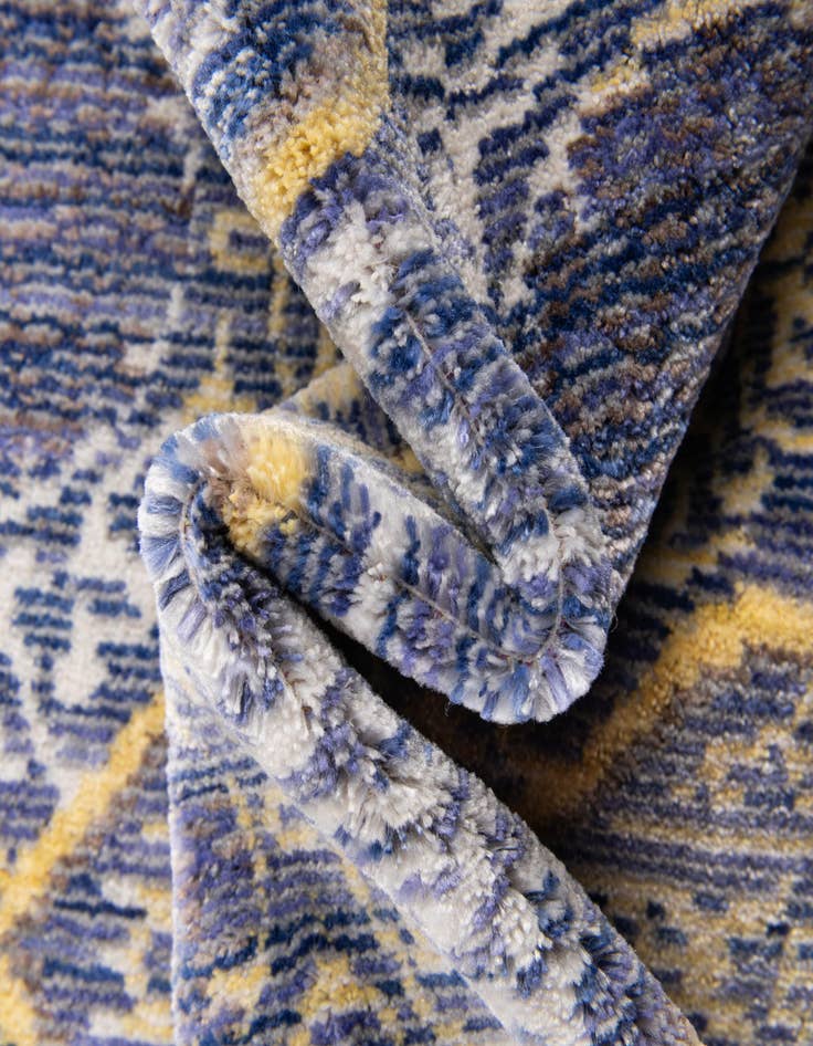 Detail image of  2' x 3' Alexis Rug