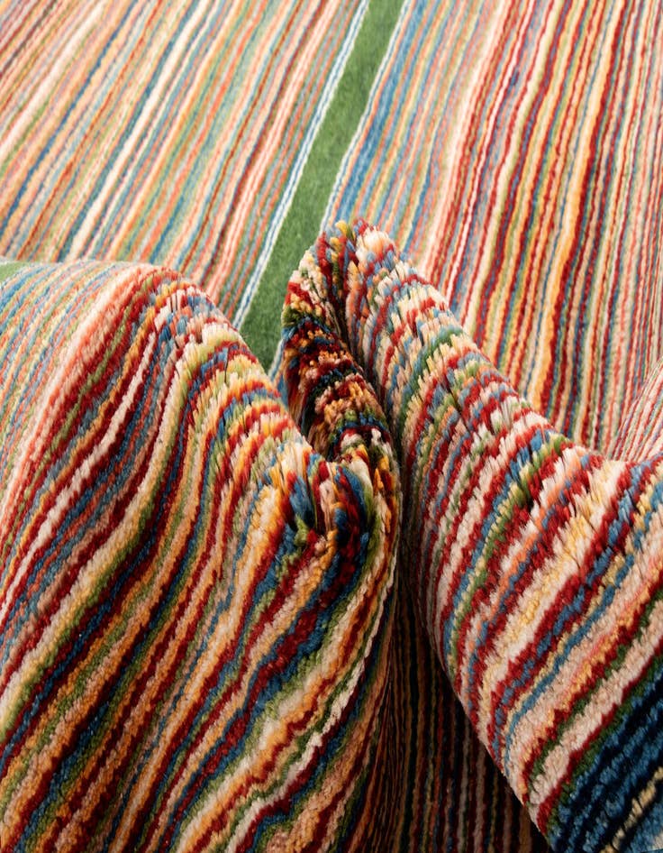 Detail image of 5' 1 x 6' 8 Amaleh Wool Rug