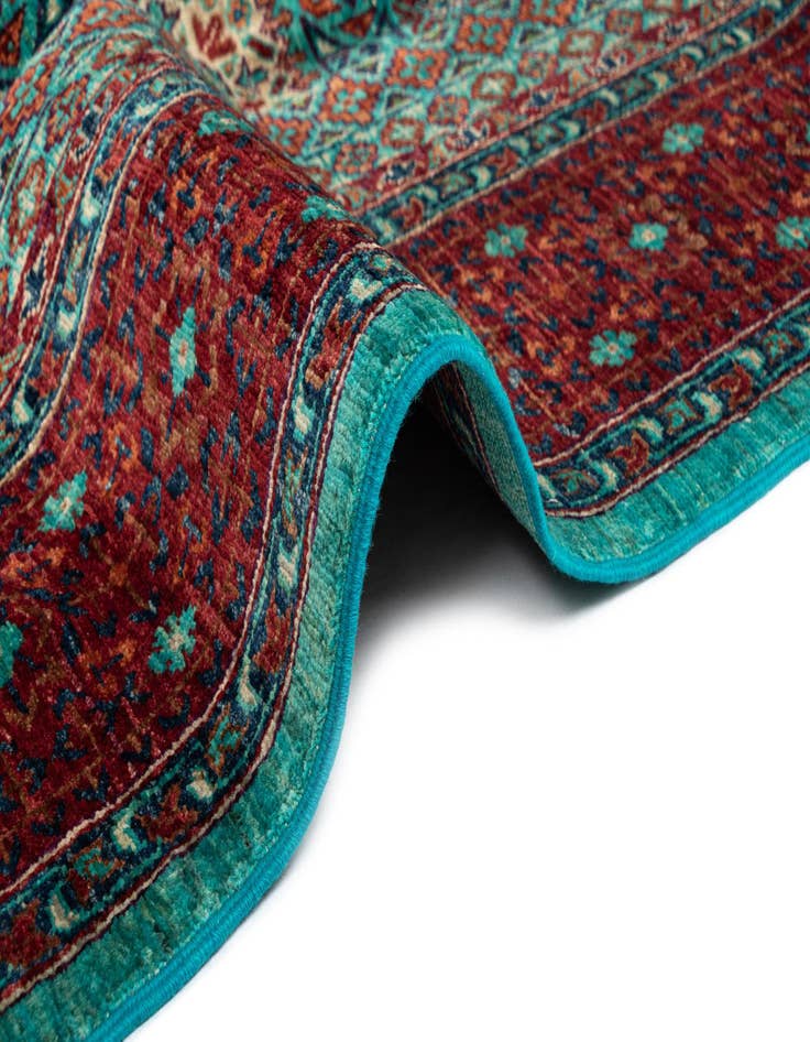 Detail image of  6' 8 x 9' 8 Amina Wool Rug