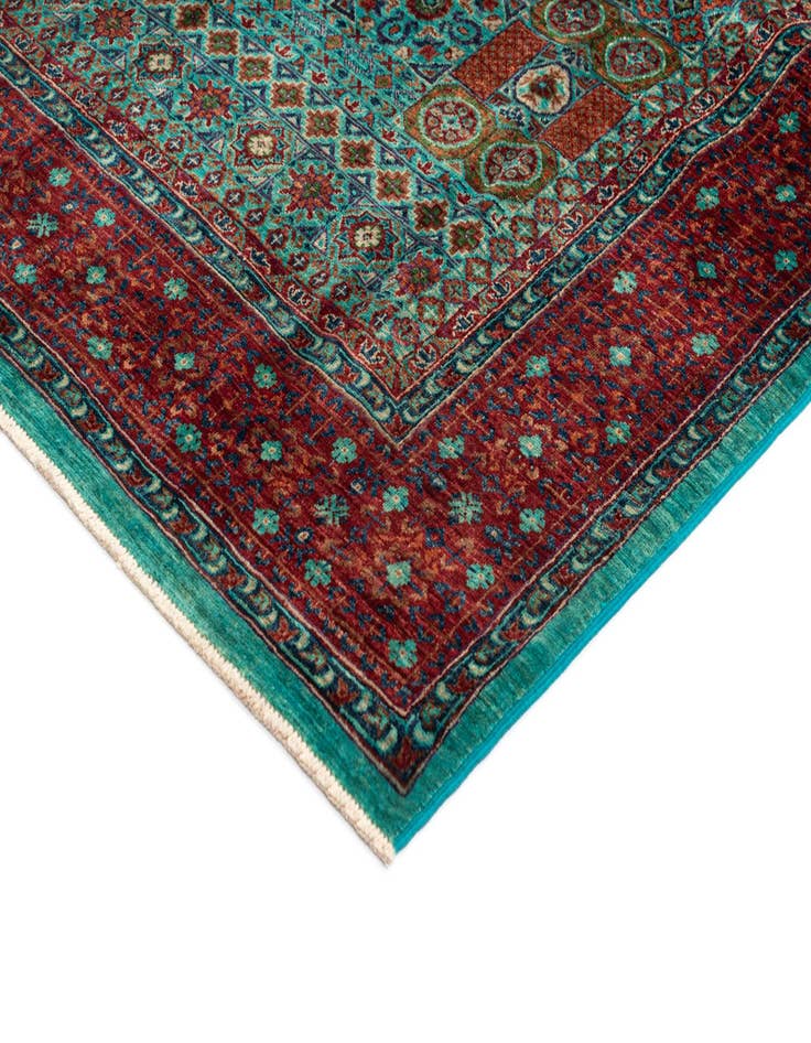 Detail image of  6' 8 x 9' 8 Amina Wool Rug