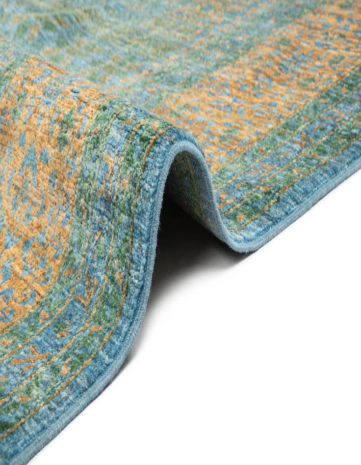 Detail image of  8' x 11' 6 Amina Rug