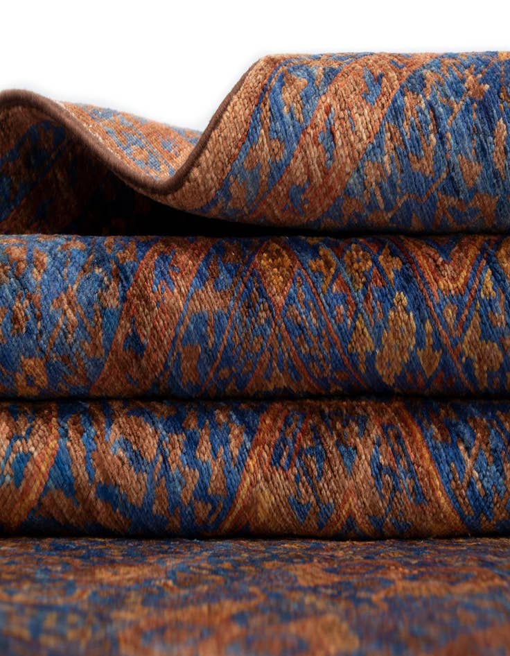 Detail image of  4' 6 x 5' 9 Amina Rug