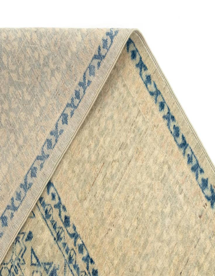 Detail image of  5' 9 x 7' 7 Amina Wool Rug