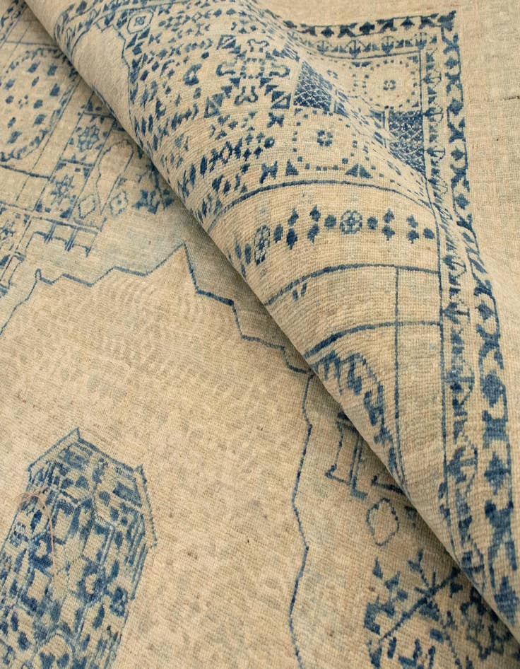 Detail image of  5' 9 x 7' 7 Amina Wool Rug