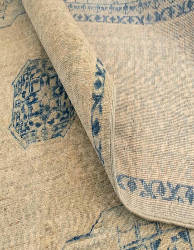 Detail image of  5' 9 x 7' 7 Amina Wool Rug