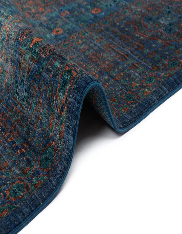 Detail image of  8' x 10' 3 Amina Rug