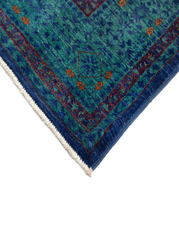 Detail image of  7' x 10' Amina Rug