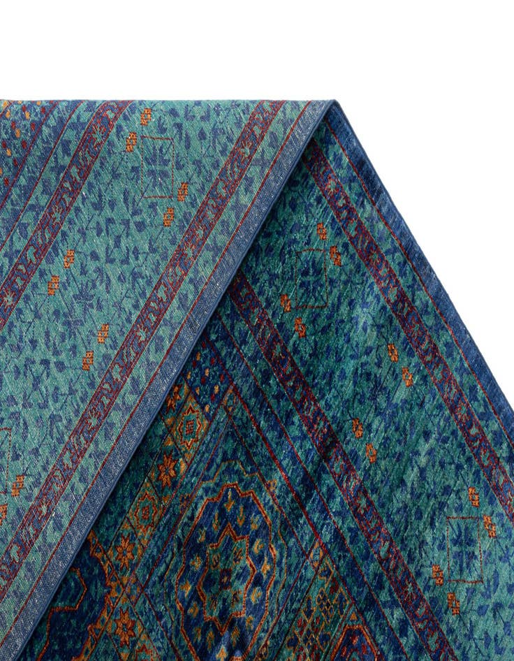 Detail image of  7' x 10' Amina Rug