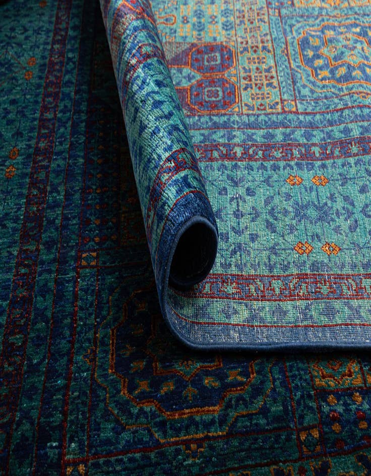Detail image of  7' x 10' Amina Rug