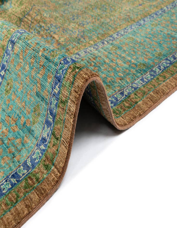 Detail image of 5' 11 x 7' 7 Amina Rug