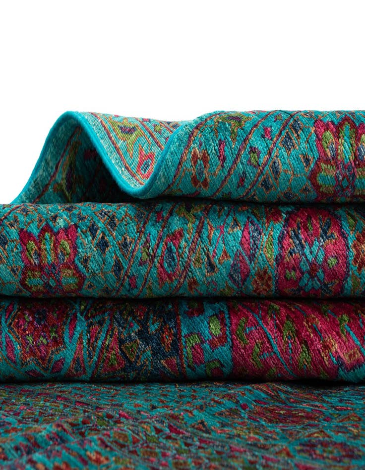 Detail image of  5' 9 x 7' 9 Amina Rug