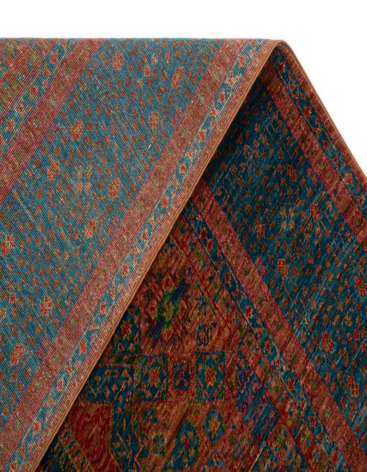 Detail image of  4' 11 x 6' 5 Amina Rug